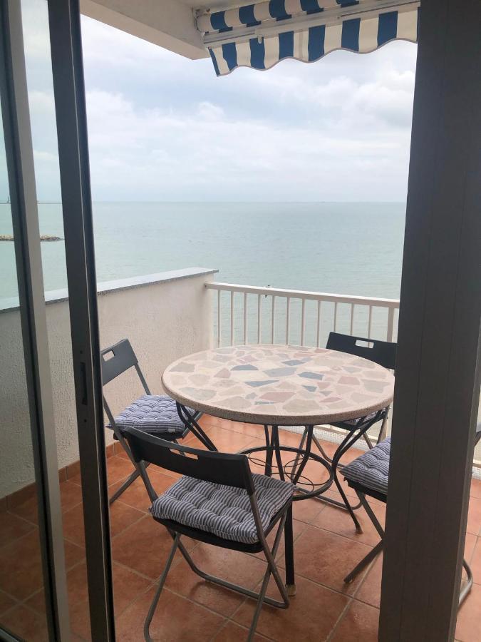Apartamento En Primera Linea De Mar Sant Carlos de la Ràpita Extérieur photo