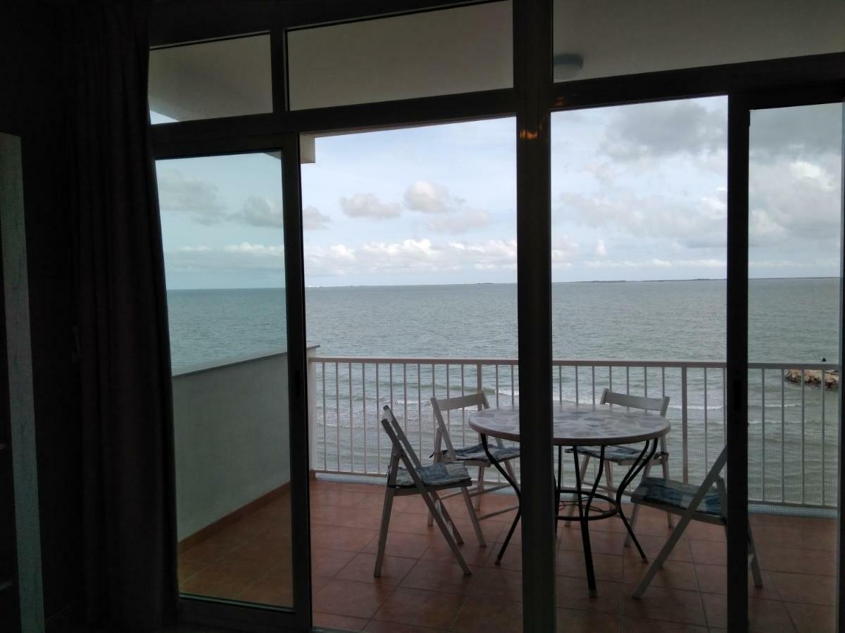 Apartamento En Primera Linea De Mar Sant Carlos de la Ràpita Extérieur photo